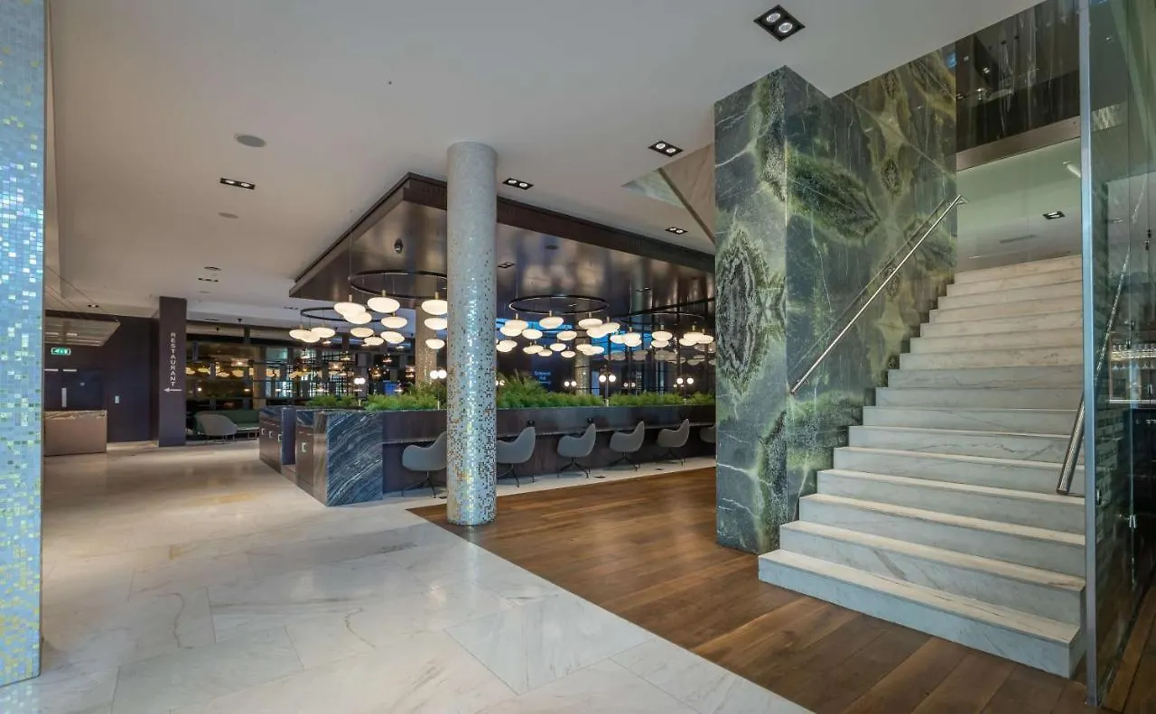 Radisson Blu Royal Hotel Dublin 4*,